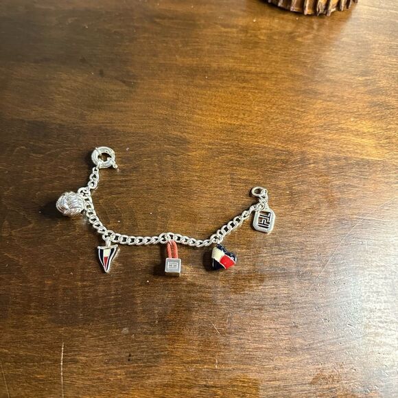 TOMMY HILFIGER SILVERTONE CHARM BRACELET - Picture 1 of 3